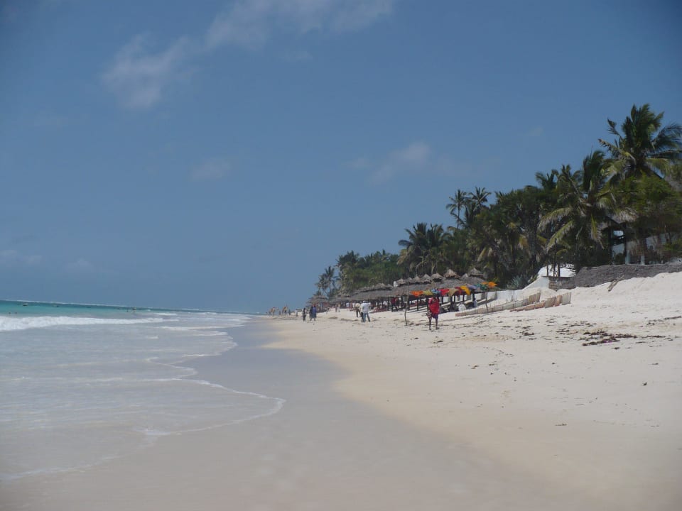 Sehr schöner Strand bei Ebbe Hotel Southern Palms Beach Resort