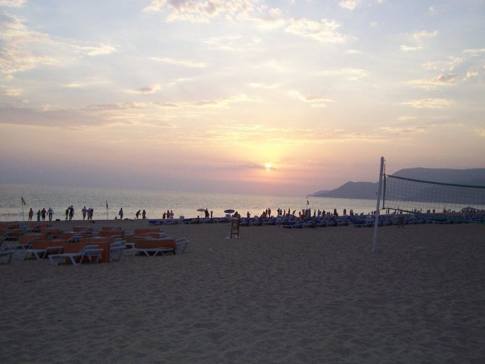 Strand bei Sonnenuntergang Hotel Grand Okan