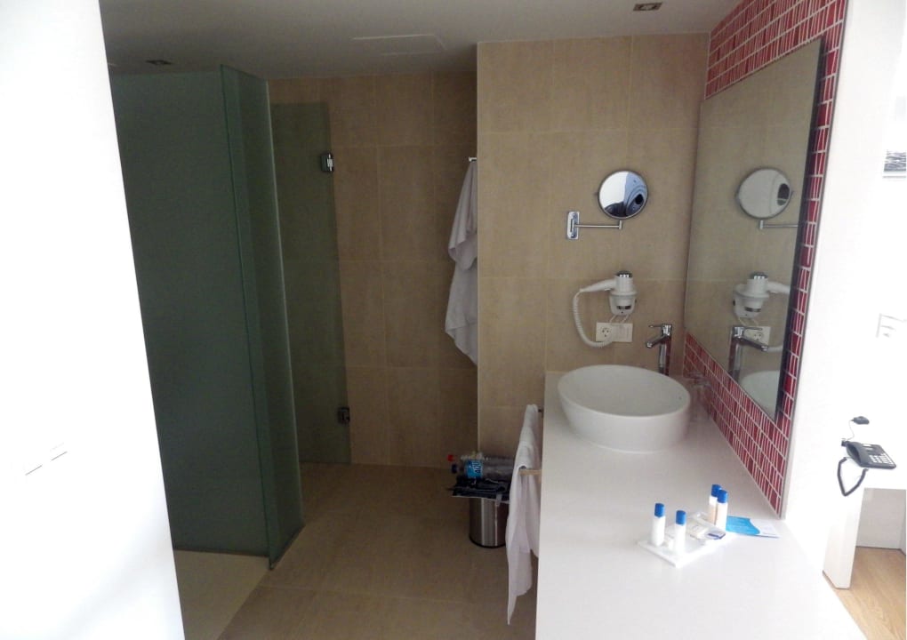 Bad in einer Junior Suite Sentido Aequora Lanzarote Suite