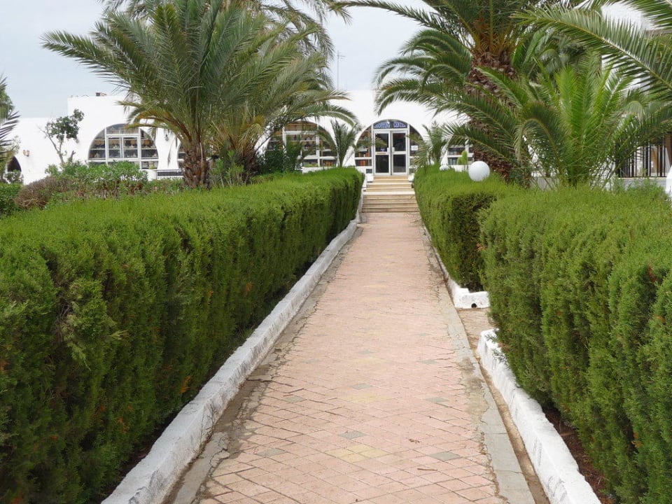 Zum Shoppingcenter Royal Lido Resort & Spa