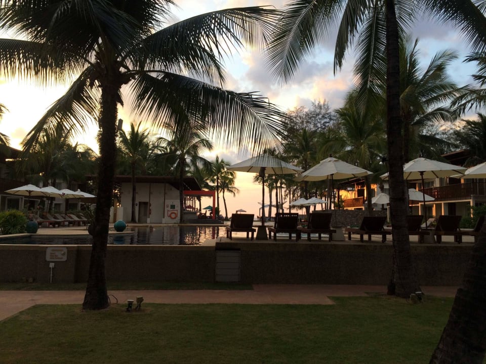 Pool am Haupthaus The Briza Beach Resort Khaolak