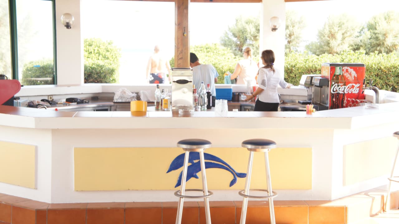 Bar przy basenie Dessole Dolphin Bay Resort