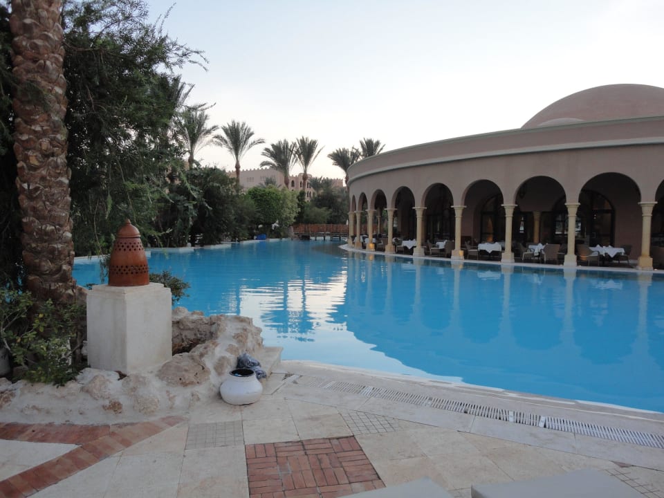 Aussicht auf das Dome. Poollandschaft Makadi Palace
