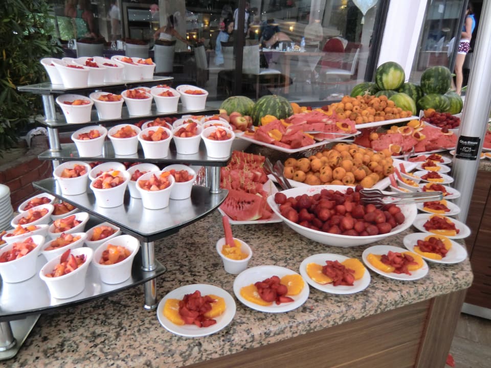 Mittag`s buffet Tusan Beach Resort