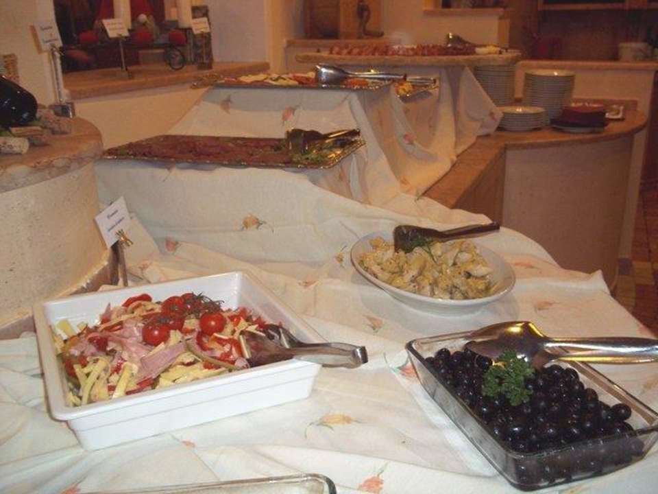 Mittagsbüffet - Oliven Alphotel Tyrol