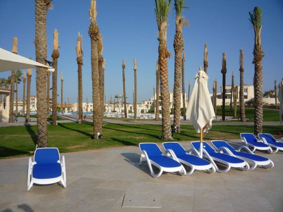 Sicht Richtung Hauptgebäude Cleopatra Luxury Resort Makadi Bay