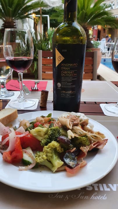 Gastro Evilion Sea & Sun Hotel