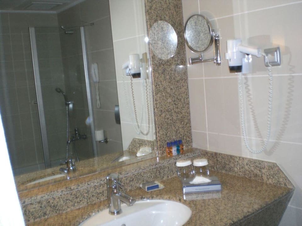 Bad Royal Wings Hotel