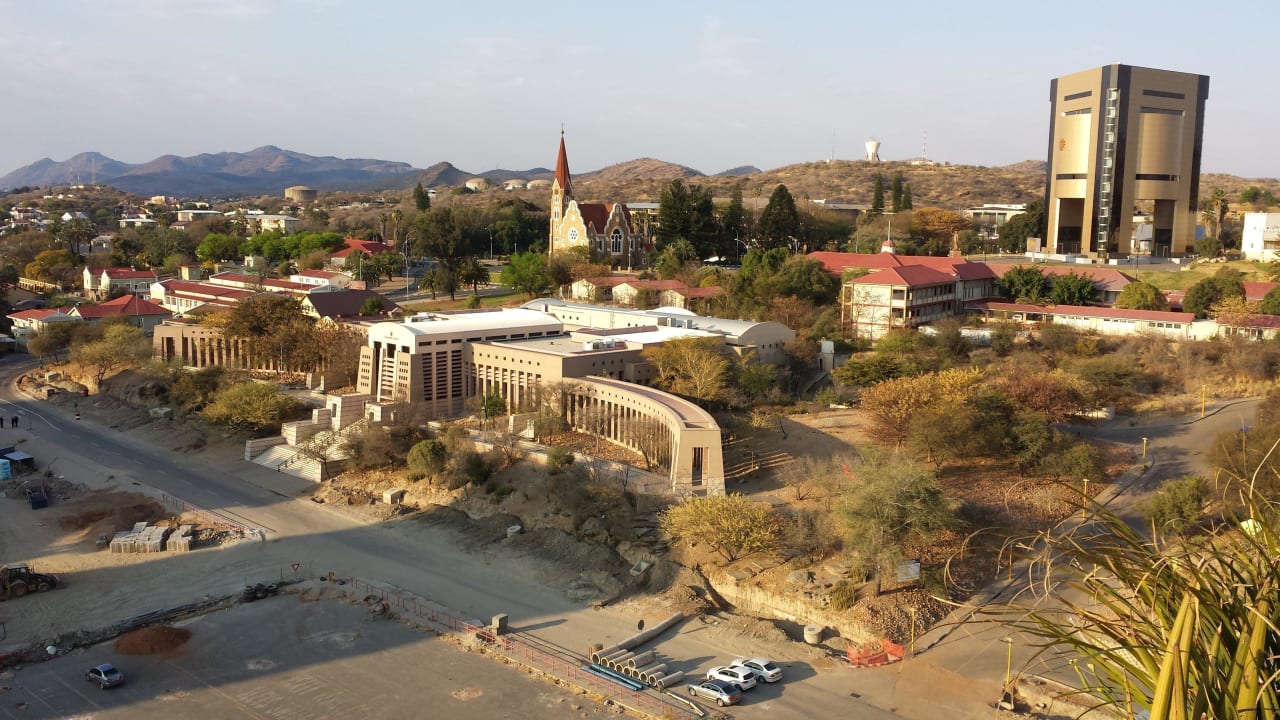 Blick von der Bar auf der Dachterrasse Hilton Windhoek