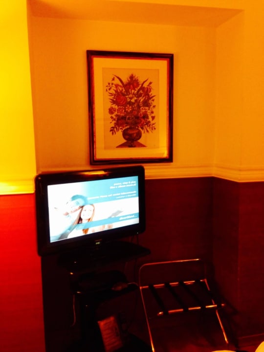 Kofferablage auch vorhanden Cosmopolita Hotel Rome, Tapestry Collection by Hilton