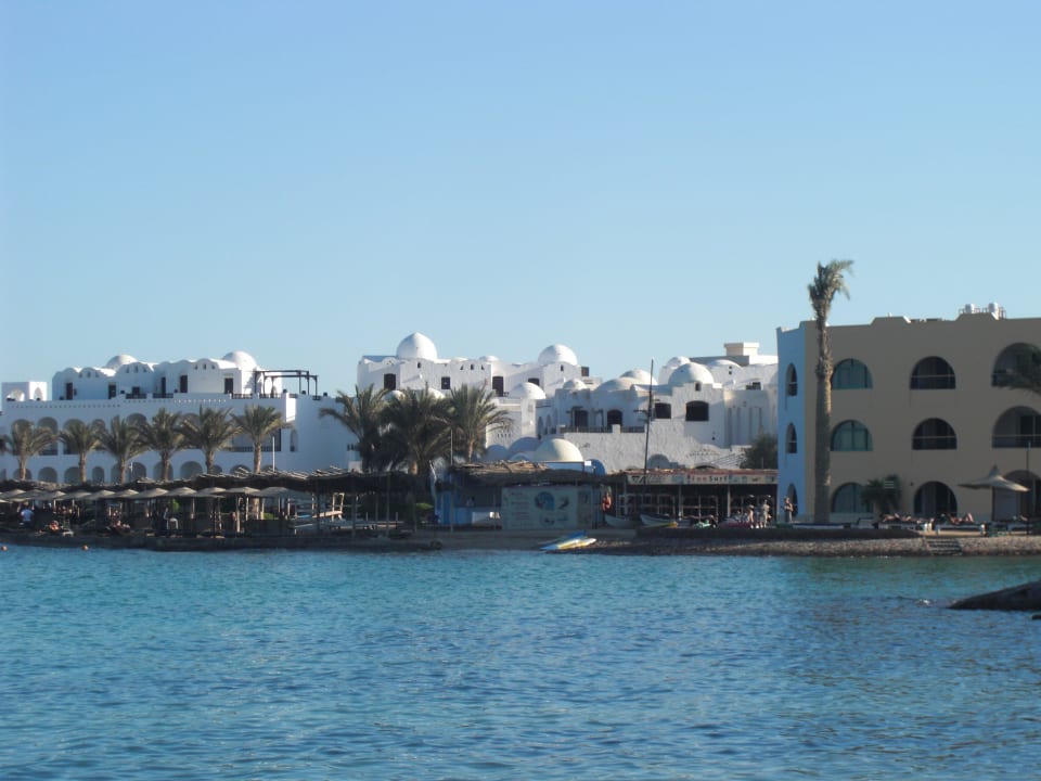 Blick auf Schwesternhotel Arabella Arabia Azur Resort
