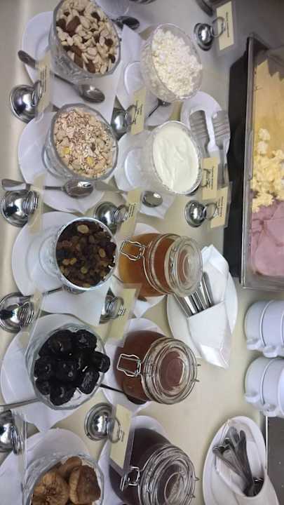 Frühstück Auswahl Hotel Reikartz Zhytomir