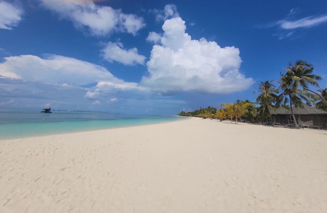 Strand Kuredu Island Resort & Spa