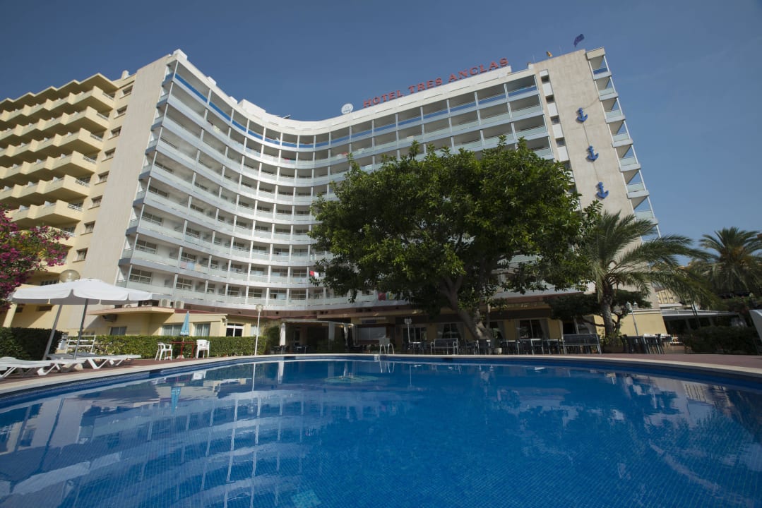 Piscina exterior adultos Hotel Tres Anclas
