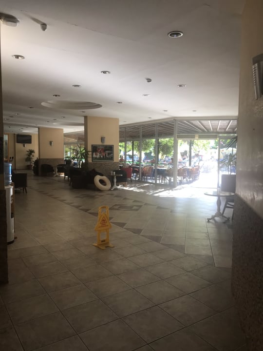 Lobby Hotel Grand Viking