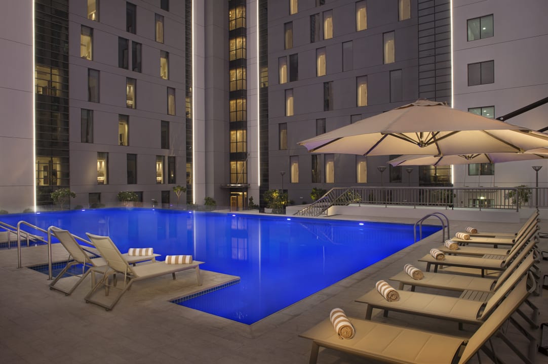 Pool Hampton By Hilton Dubai Airport