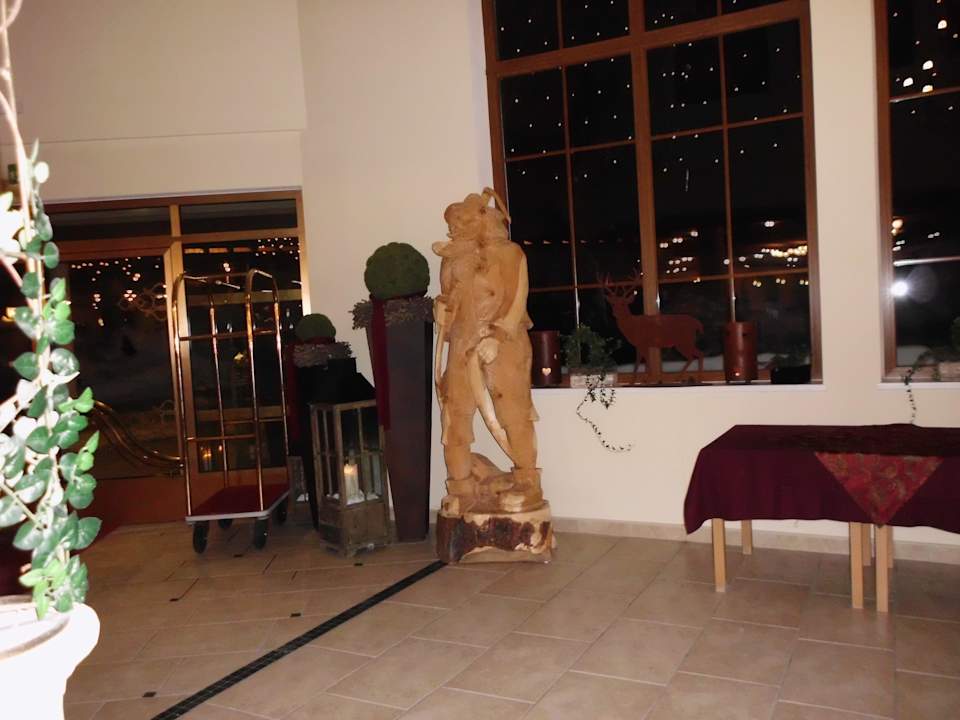 Holz-Skulptur Alphotel Tyrol