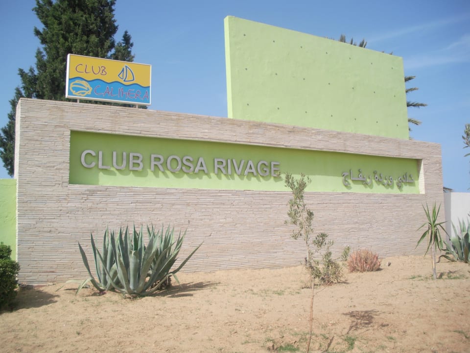 Vor dem Hotel Monarque Club Rivage