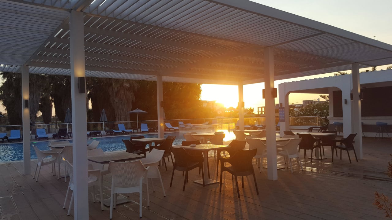 Täglicher Sonnenuntergang Cosmopolitan Kos