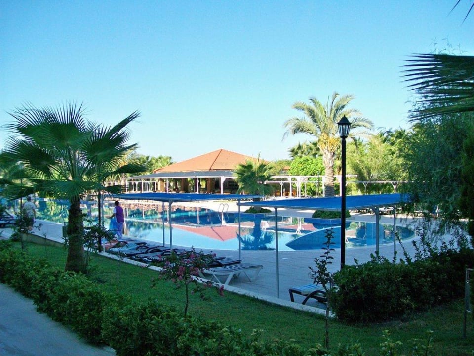 Pool A Richtung Poolbar 02 Hotel Süral Resort