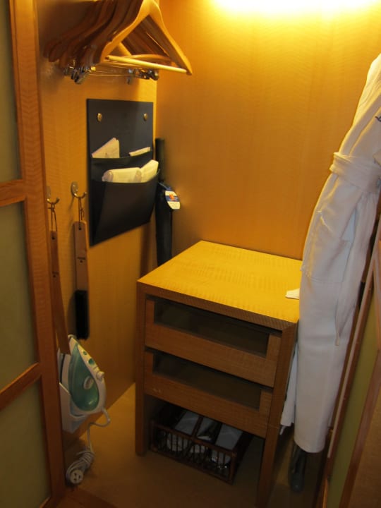 Schrank Hotel Park Plaza Beijing Wangfujing