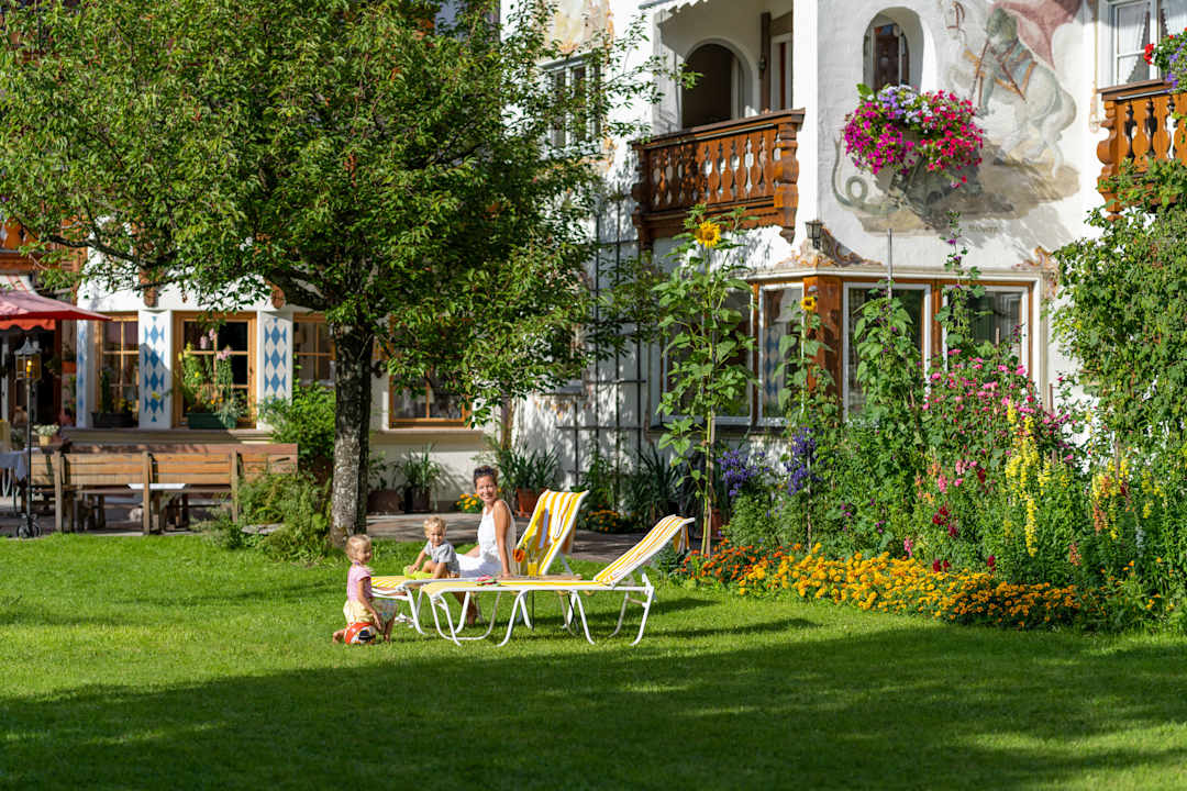 Gartenanlage Hotel Alpenhof Krün
