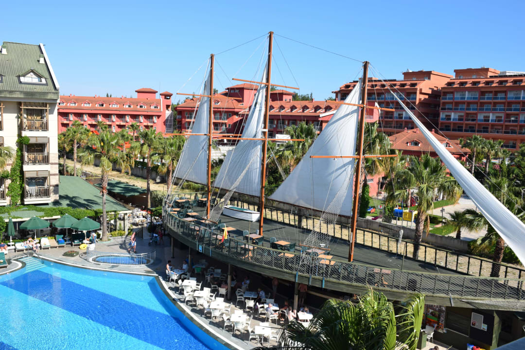 Ausblick auf den Pool und A-La Card Restaurant Can Garden Resort