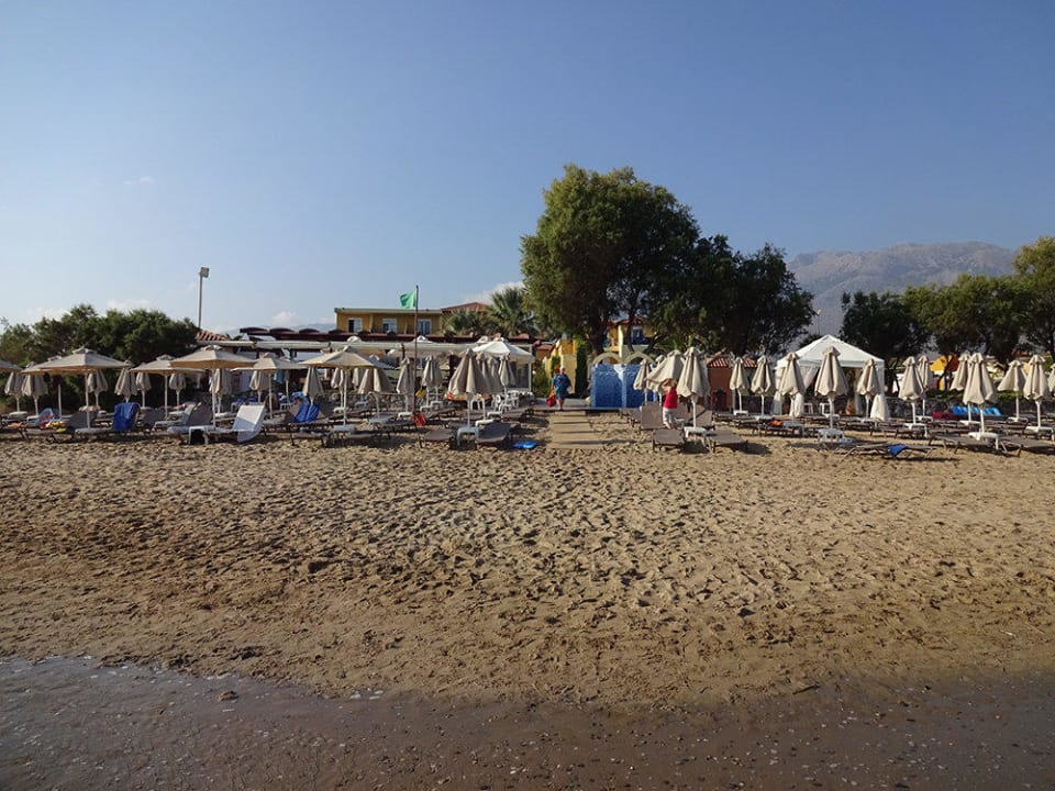 Blick aufs Hotel Vantaris Luxury Beach Resort