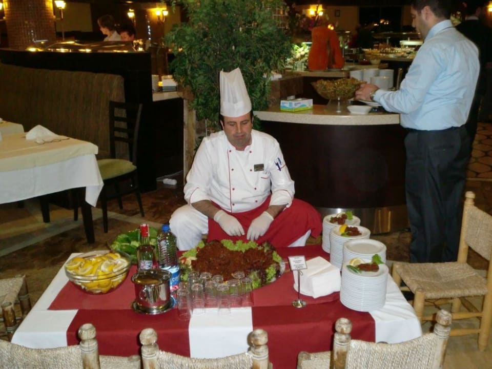 Koch im Buffetrestaurant Royal Wings Hotel