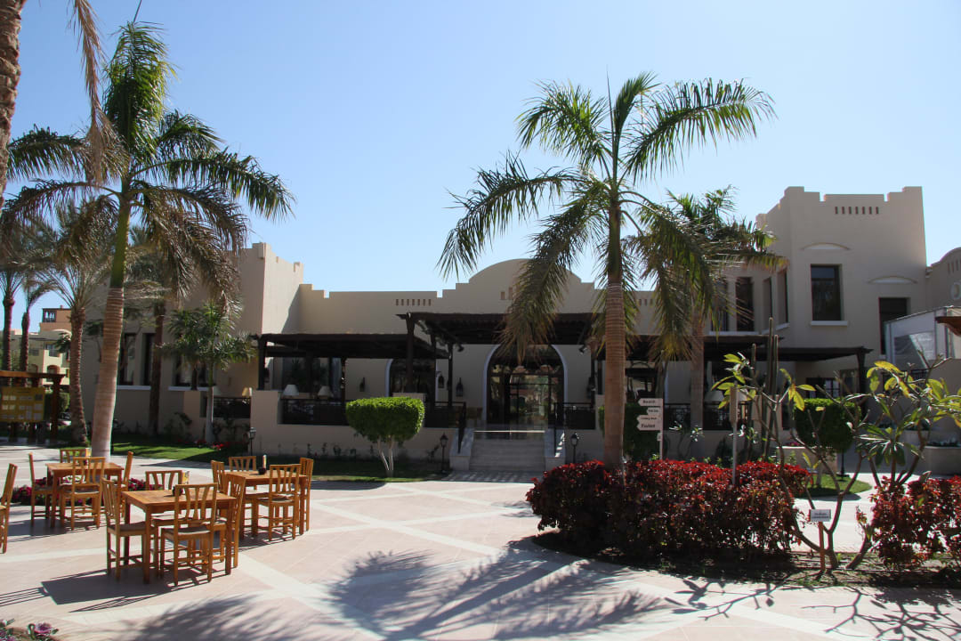 Die Poolbar mit Snacks und Drinks Hotel JAZ Makadi Star & Spa