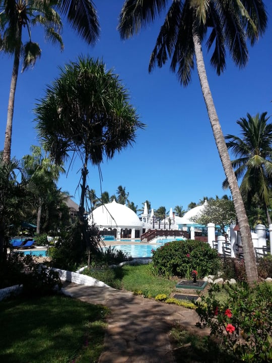 Gartenanlage mit pool Hotel Southern Palms Beach Resort