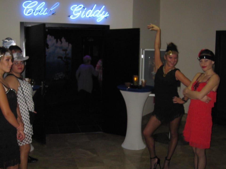 Retro-Party Royal Wings Hotel