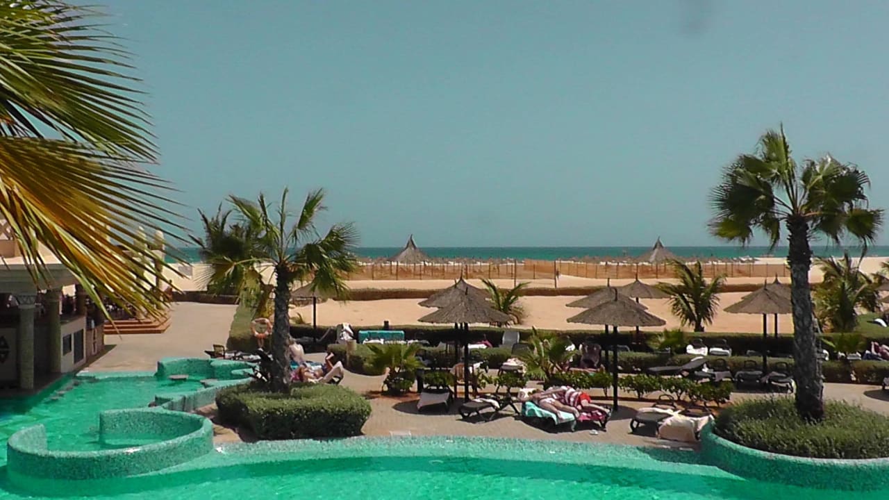 Im Wasser ein Getränk zu sich nehmen, einfach toll Hotel Riu Touareg