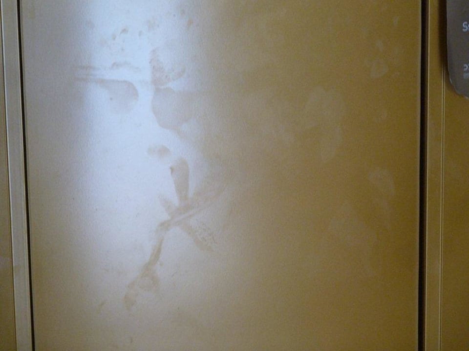 Innentüre vom Zimmer - Reinigung ? Diamond Deluxe Hotel & SPA