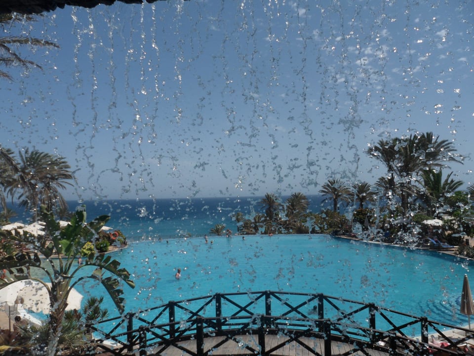 Pool mit Wasserfall R2 Rio Calma Hotel & Spa & Conference