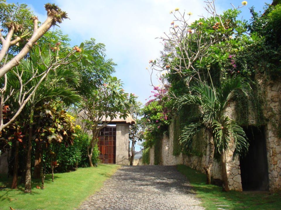 Wege im Resort Bulgari Hotels & Resorts Bali