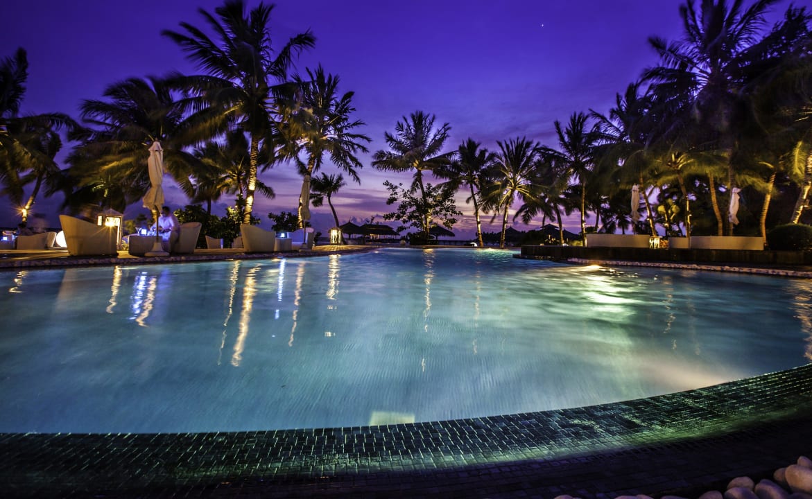 Pool mit Pool Bar  Kihaa Maldives