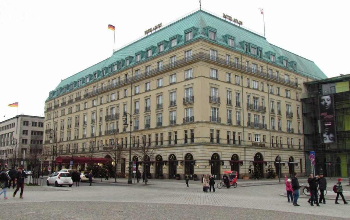 Street view Hotel Adlon Kempinski Berlin