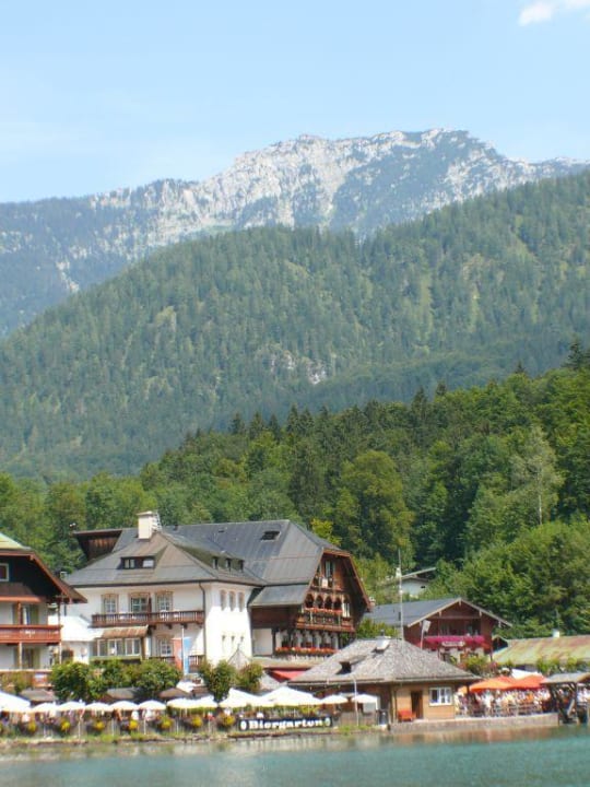Blick vom Echostüberl auf das Hotel (ganz rechts) Hotel Königssee
