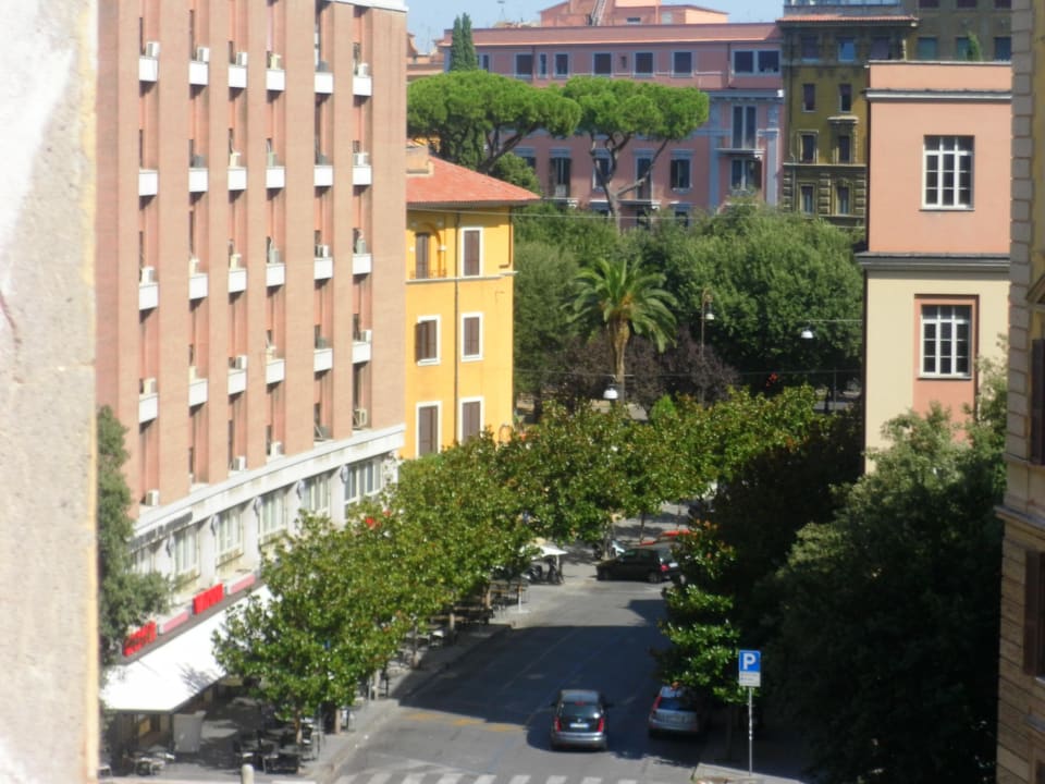 Blick vom Balkon aus der vierten Etage Hotel Delle Vittorie