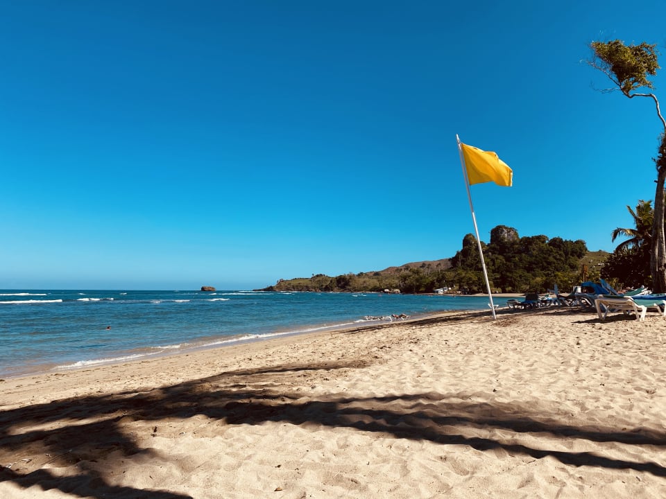 Strand Playabachata Hotel