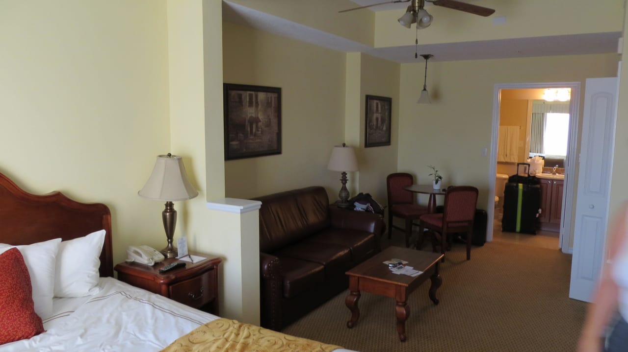 Zimmer The Point Hotel & Suites