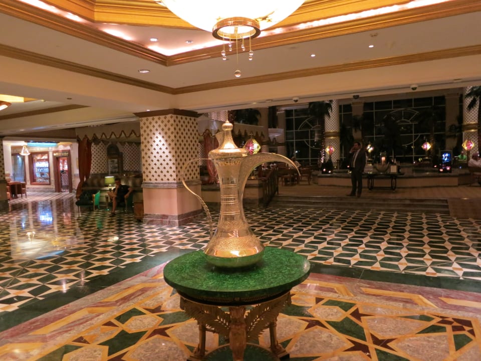 Lobbybereich mit Rezeption Grand Hyatt Muscat