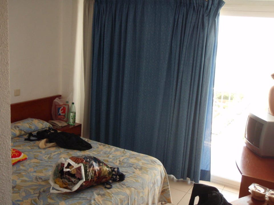 Zimmer, Bett, TV Zimmer 618 BQ Apolo Hotel