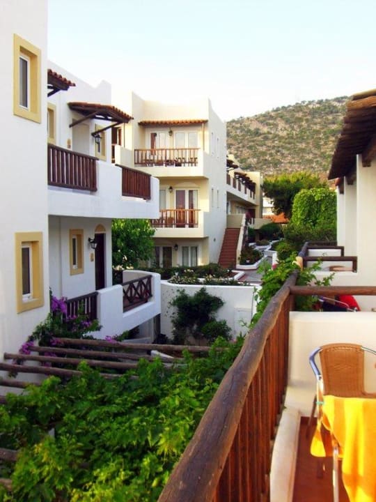 Liebevoll gestaltete Außenanlage Alexander Beach Hotel & Village Resort