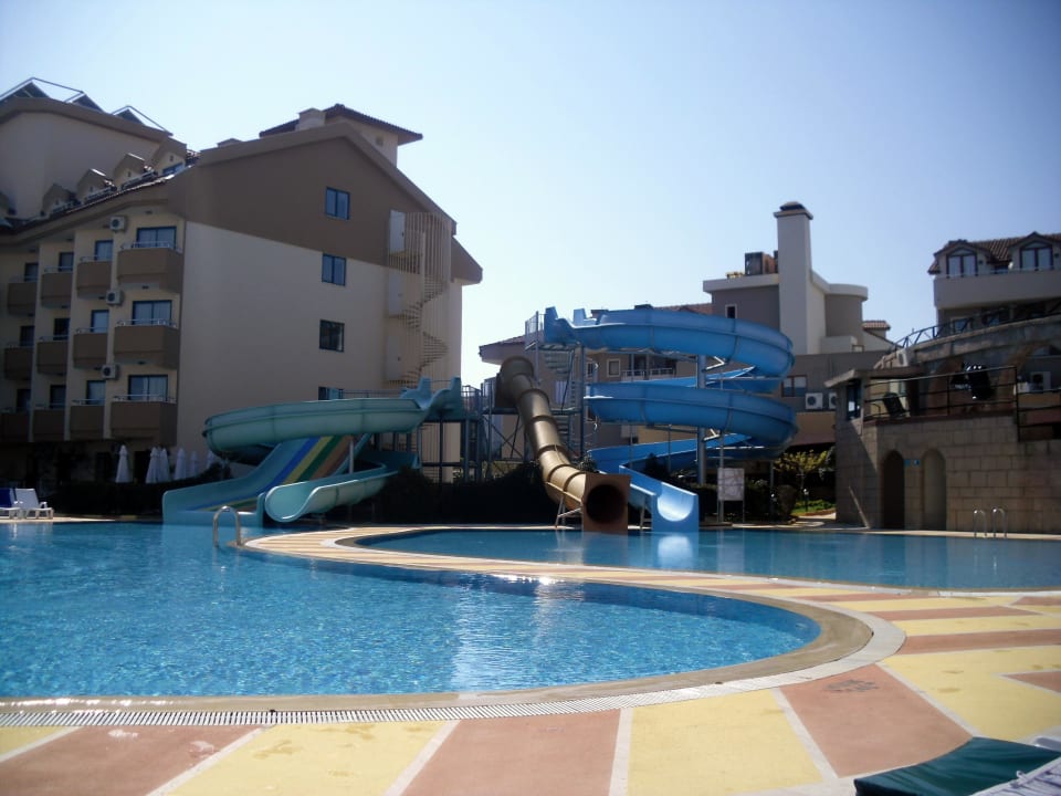 Hauptpool mit Rutschen Grand Seker Hotel