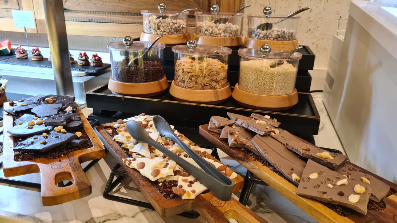 Gastro Outrigger Maldives Maafushivaru Resort