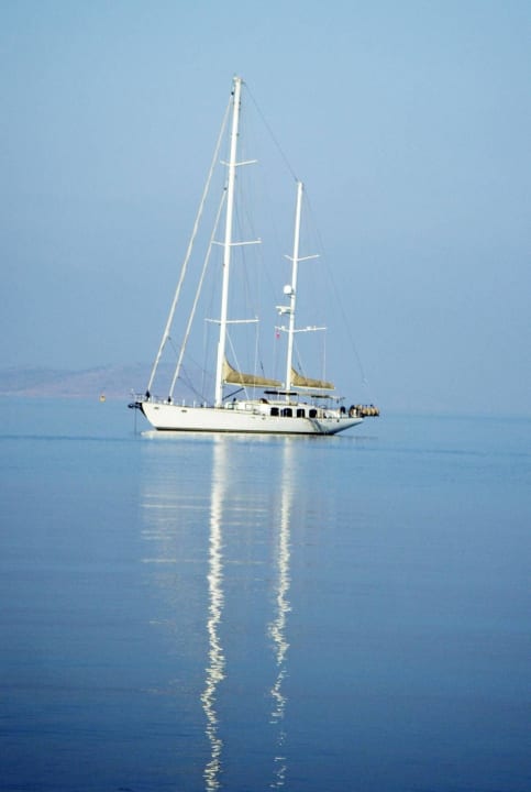 Яхта в море в сумерках Hotel Elite Bodrum