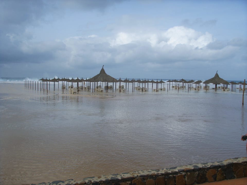 Das Meer hat gewonnen Hotel Riu Touareg