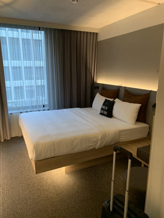 Zimmer Moxy Frankfurt City Center